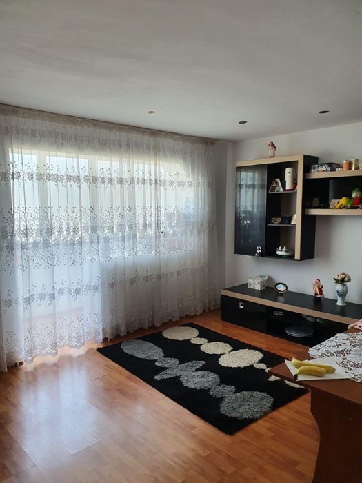 Vand apartament !