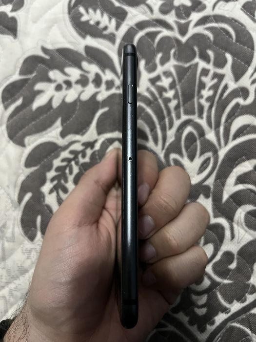 Vand iphone 8 64gb ca nou