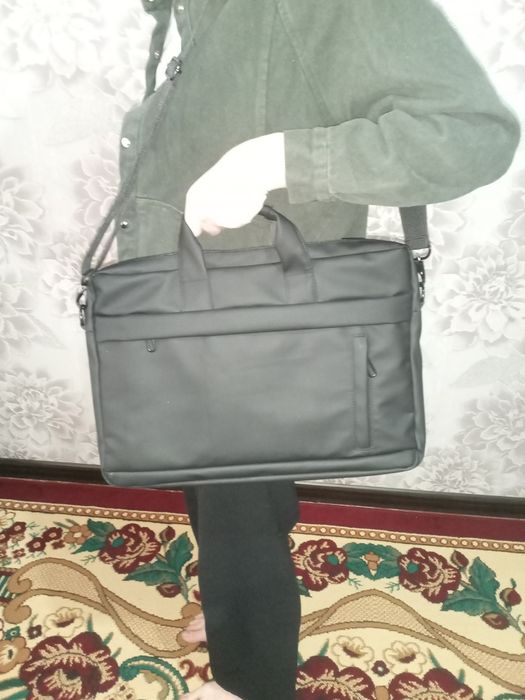 Ноутбук сумкасы кара ренгде