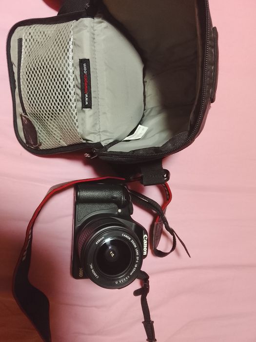Vând aparat foto digital canon în perfectă stare de funcționare