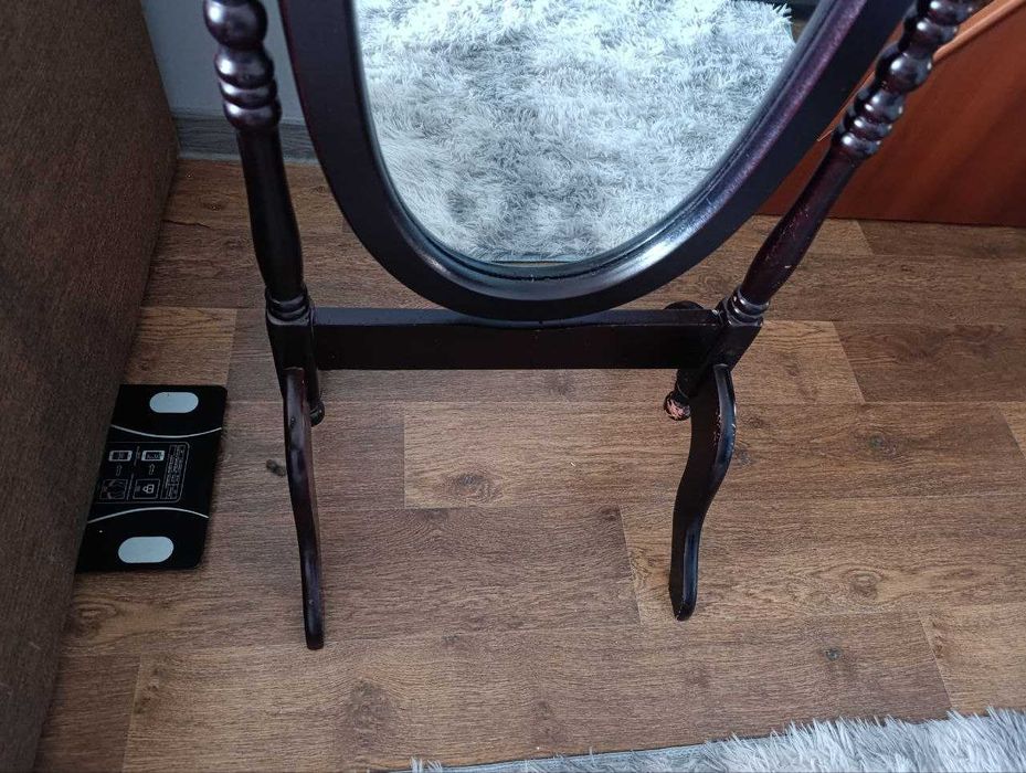 Зеркало на ножках3