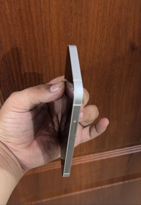 Продам iPhone iPhone 12