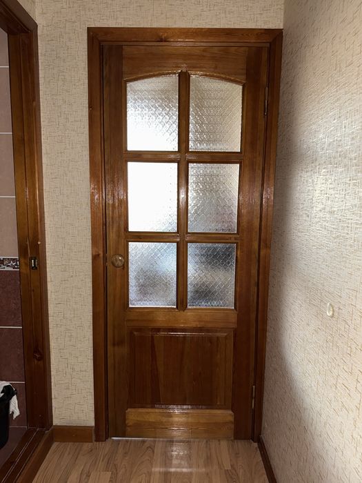 Межкомнатные двери из натурального дерева (сосна), 5 шт