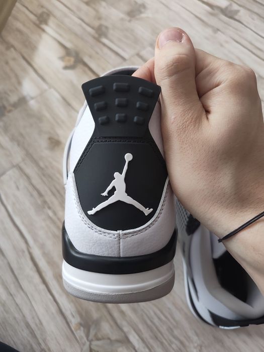 *ULTIMA PERECHE* - Jordan 4 military black FULL BOX EU 42