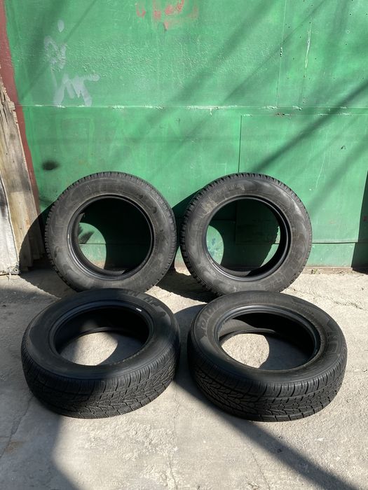 Продам резину (пара)  215/65 R16
