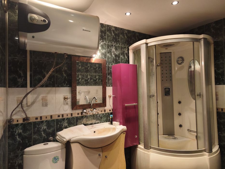 Продава се Тристаен апартамент в Бургас, Център - 94 кв.м за 2605 €/кв.м - Снимка #7
