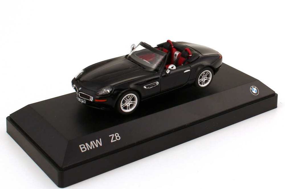 Macheta originala Bmw Z8 scara 1:43