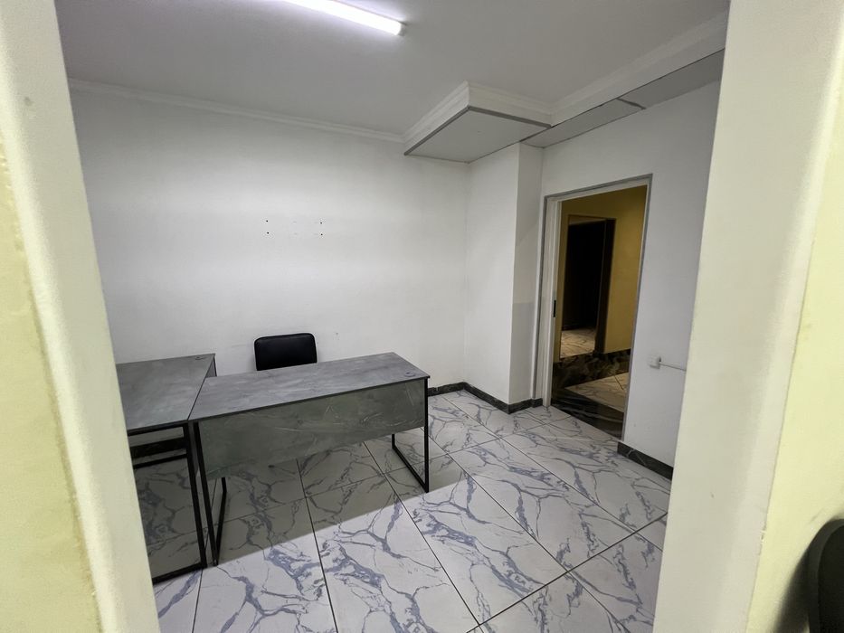 Аренда под офис 2 минут от метро Шахристон 20м2 С мебелью! Подволь!