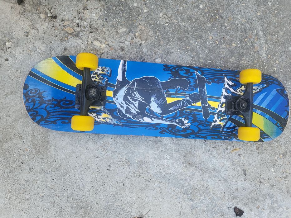Skateboard mare  stare buna.