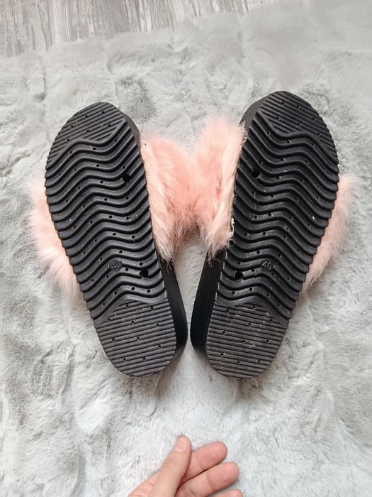 Домашни чехли с пух