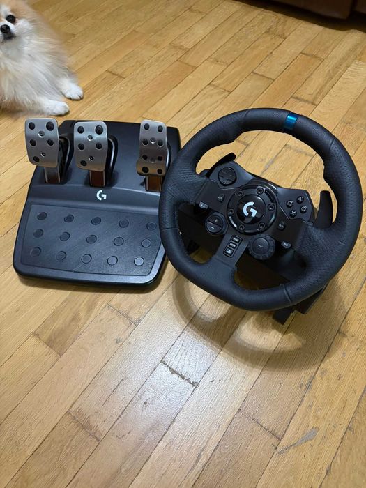Logitech G923 Trueforce - Volan și pedale (compatibil PC / PS4 / PS5) - Stare impecabilă