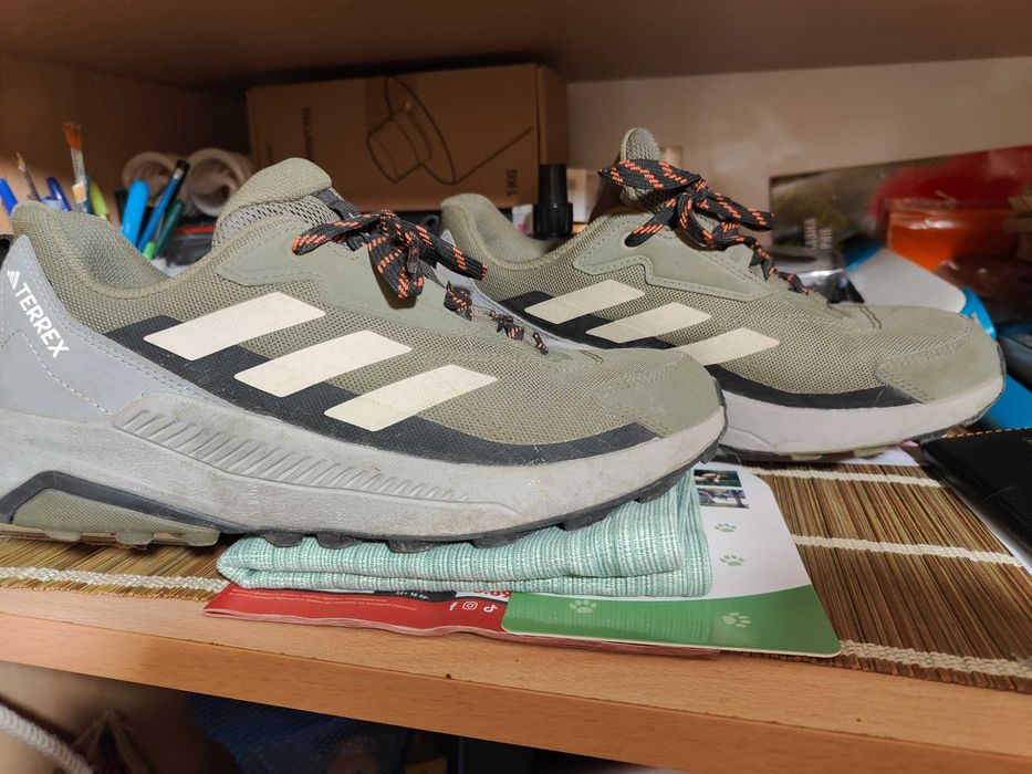 Много запазени маратонки Adidas Terrex