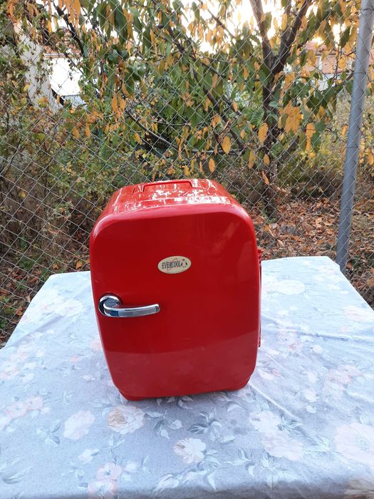 Мини хладилник EVERCOOL 12V и 220-240V