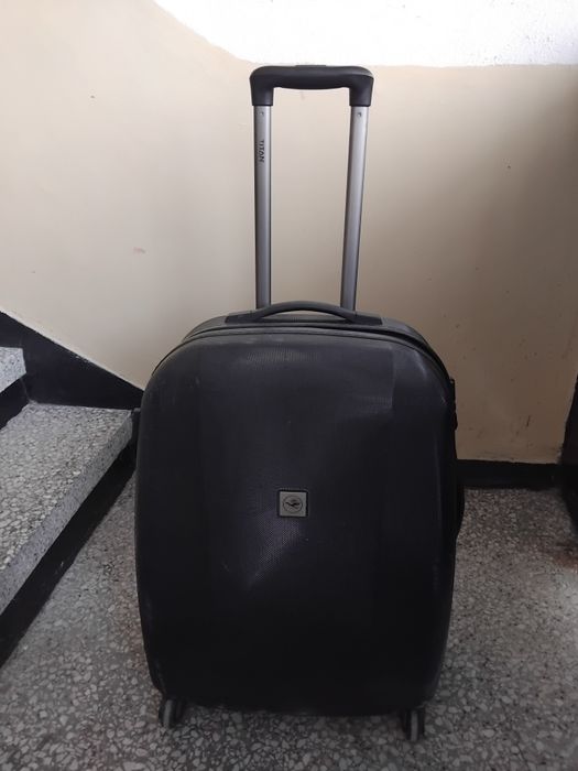 Куфари и сакове от 15 до 25 евро  различни модели