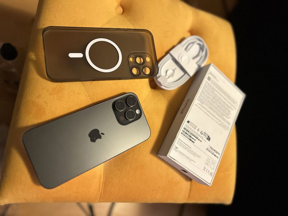 Vând /schimb Iphone 16 pro max cu 100% baterie  17 pro max