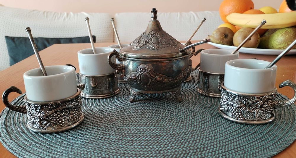 Ориенталски сервиз за кафе