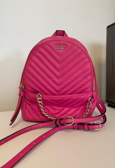 Оригинал два рюкзака за 18000тг Guess Victorias secret