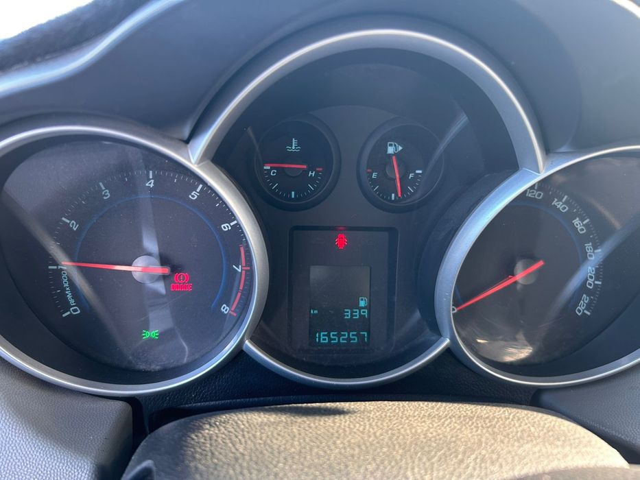 Шевроле Круз 2013год выпуска