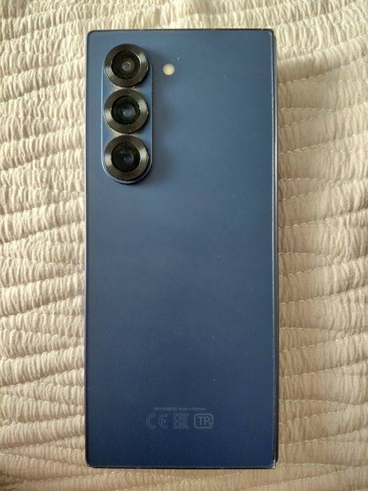 Samsung Z Fold 6