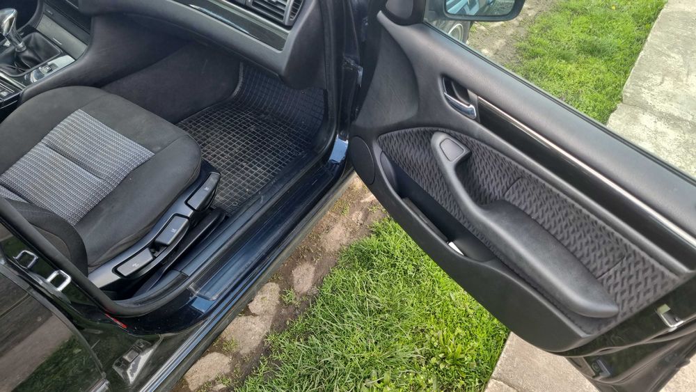 Mașină auto marca BMW E 46 an 1998