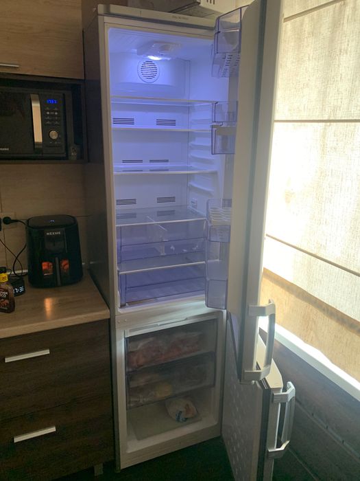 Продам холодильник