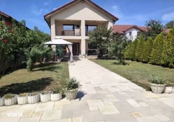 Vilă Modernă De Inchiriat – 5 Camere Și Curte De 390 Mp