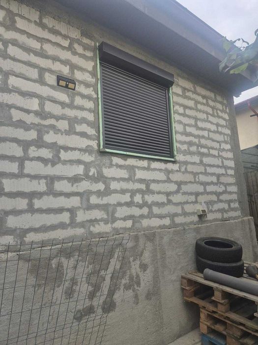 Rulouri exterioare