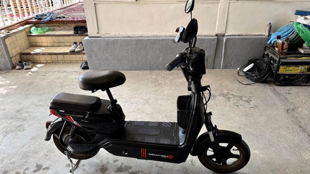 Demansh elektroskuter
