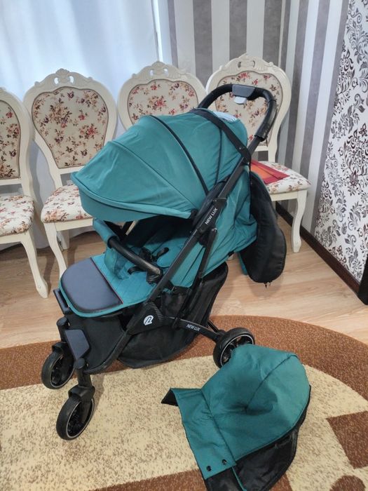 Коляска, очень легкая, комфортная,