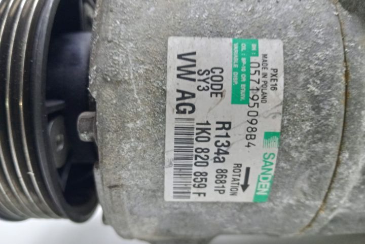 Compresor clima  1K0820859F Volkswagen VW Golf a 5-a generatie seria