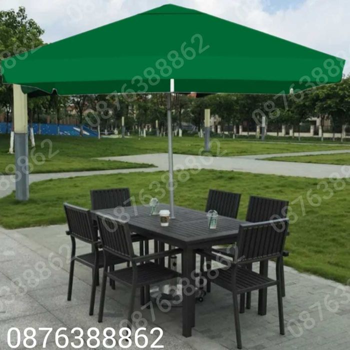 Голям квадратен чадър 230см.х230см., с клапа за стабилност при вятър