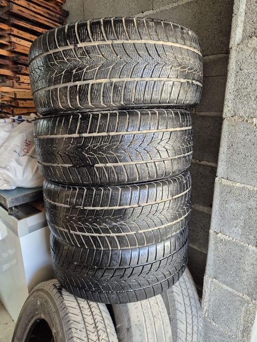 Cauciucuri iarna 215/45 R16