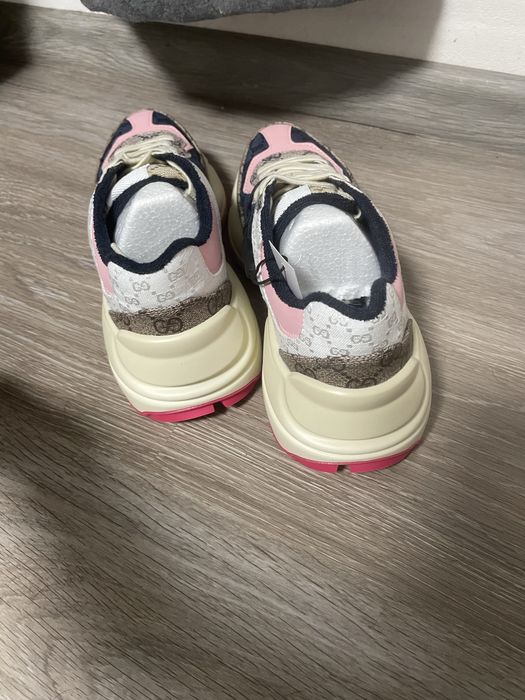 Дамски маратонки Gucci.