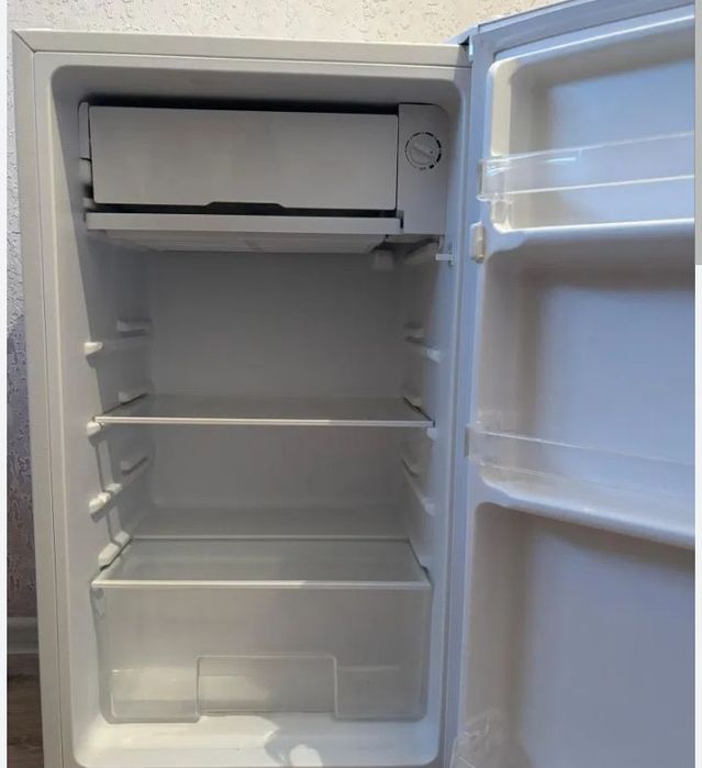 Продам холодильник маленький