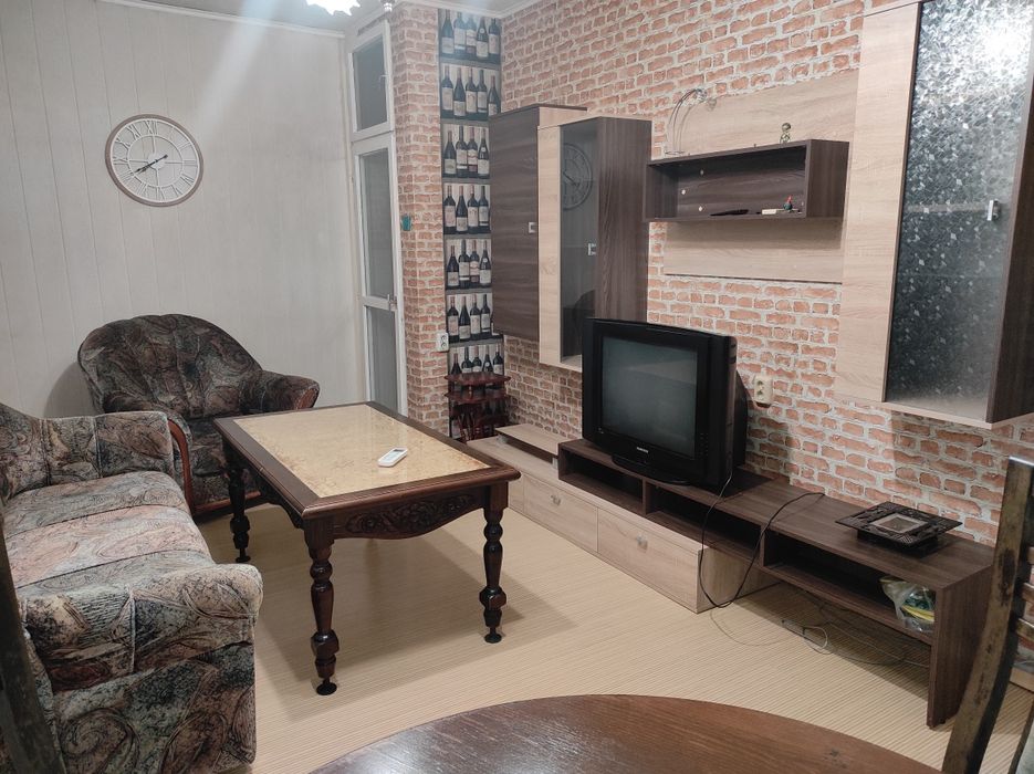 3 стаен Апартамент под наем