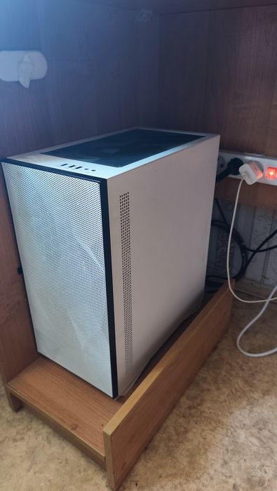 Продам компьютер игровой , комплектом