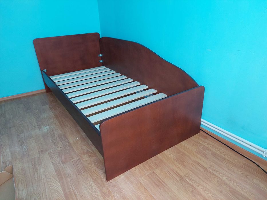 TRANSPORT GRATUIT.Pat single din lemn masiv.Cod 119