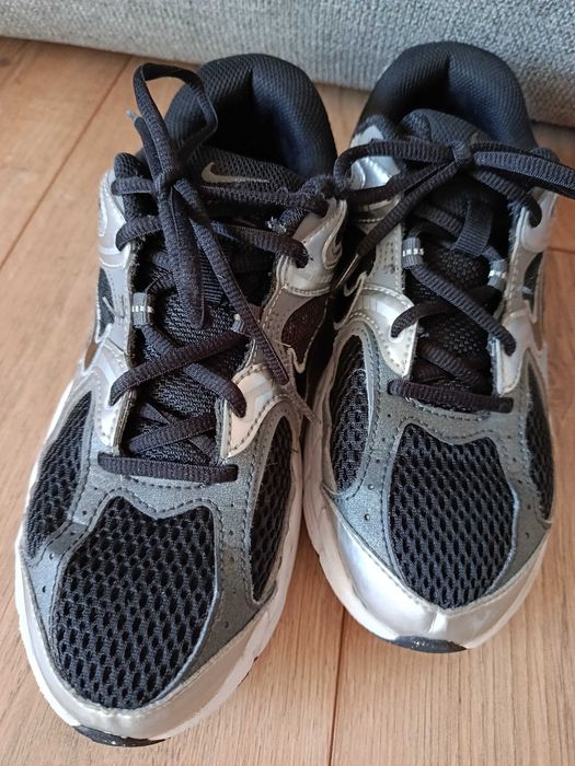 Детски/дамски/юношески маратонки Nike