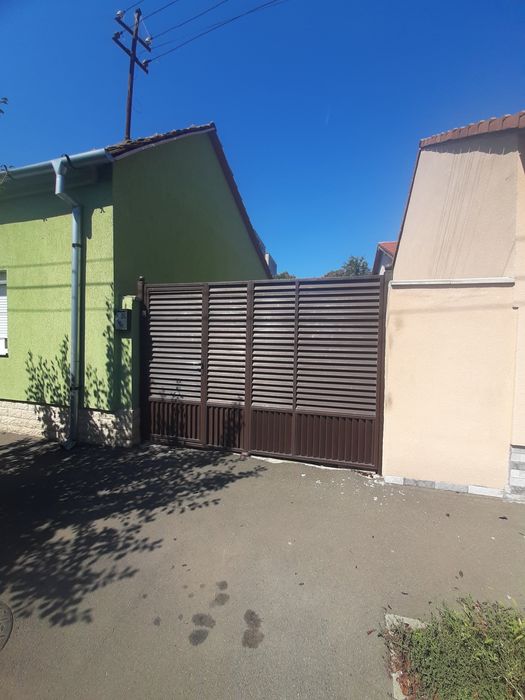 Vand casa în Vlaicu