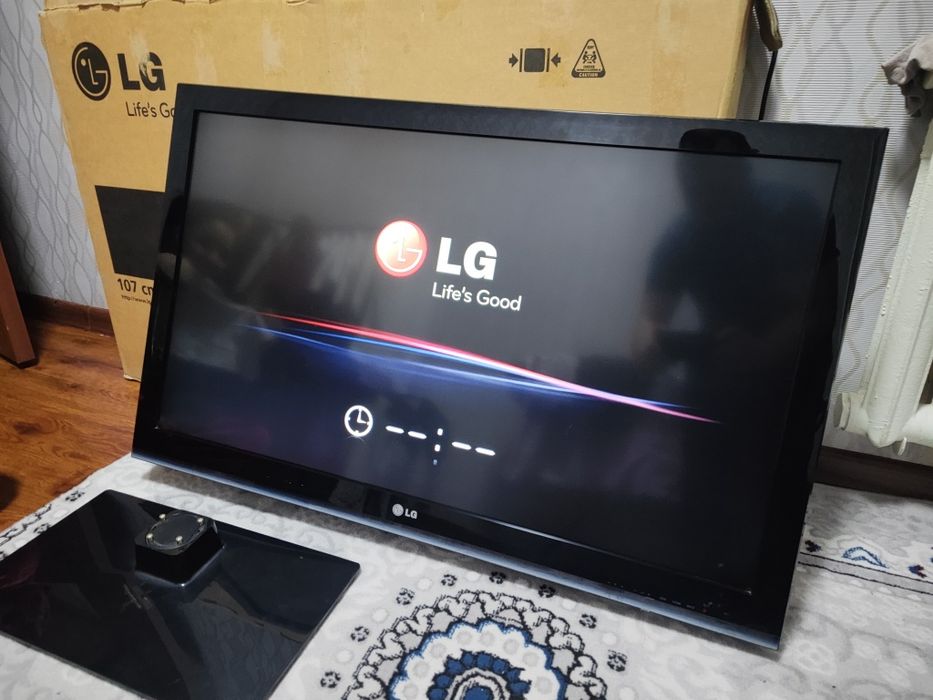 LG 42 LED TV Korobka ideal holatda arzon narxda