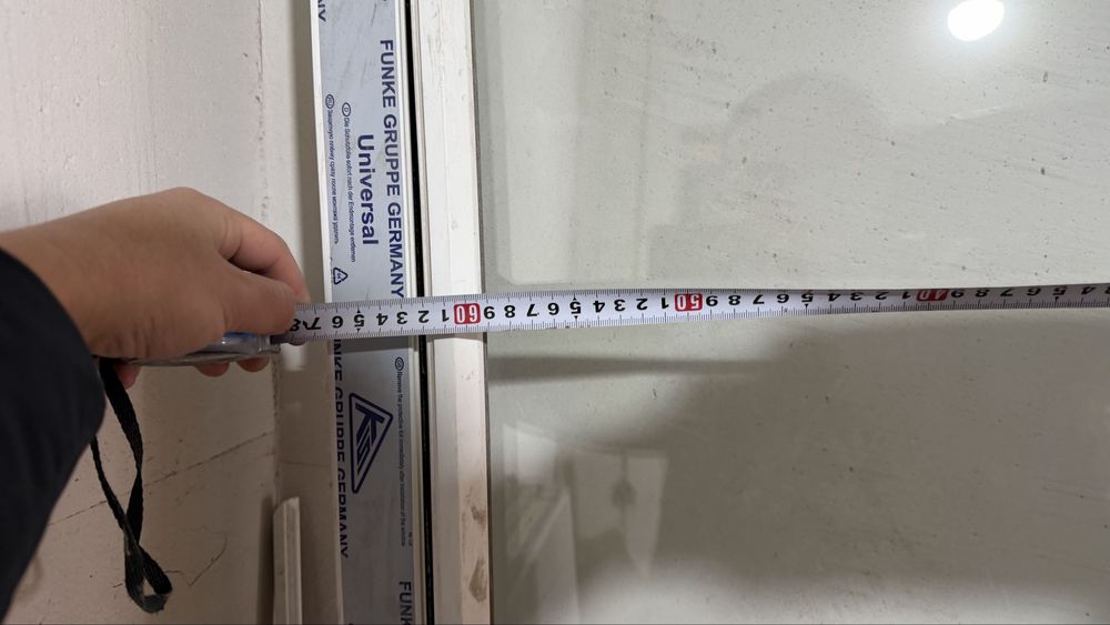 Балконная дверь с окном