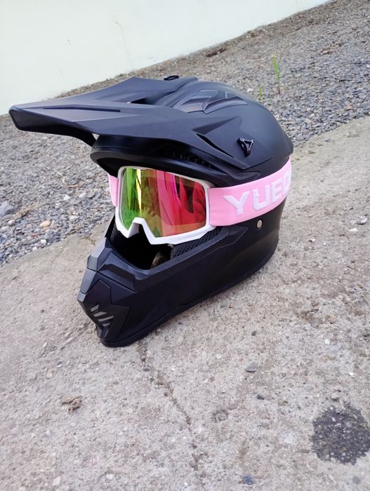 Cască moto, ochelari