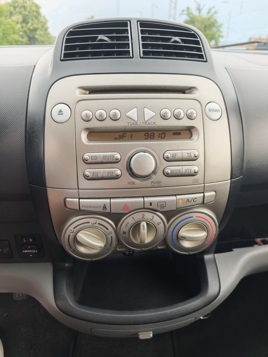 Daihatsy Sirion 1.0i 12V Газ-Бензин