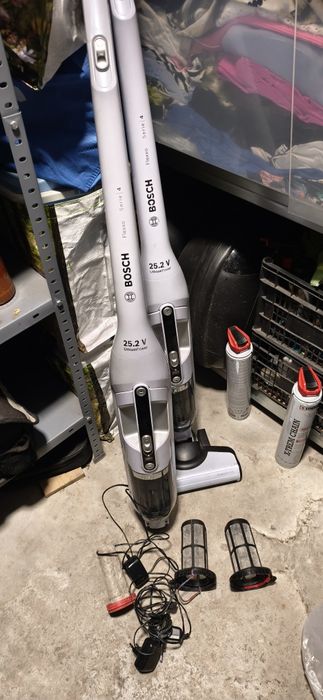 Vând aspirator Bosch