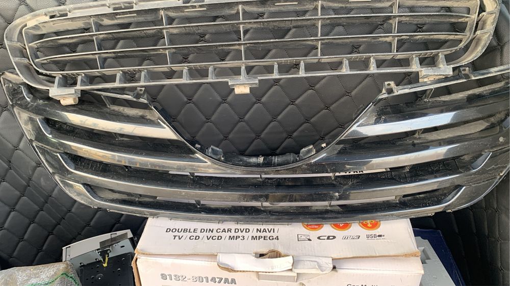 Решётка капота