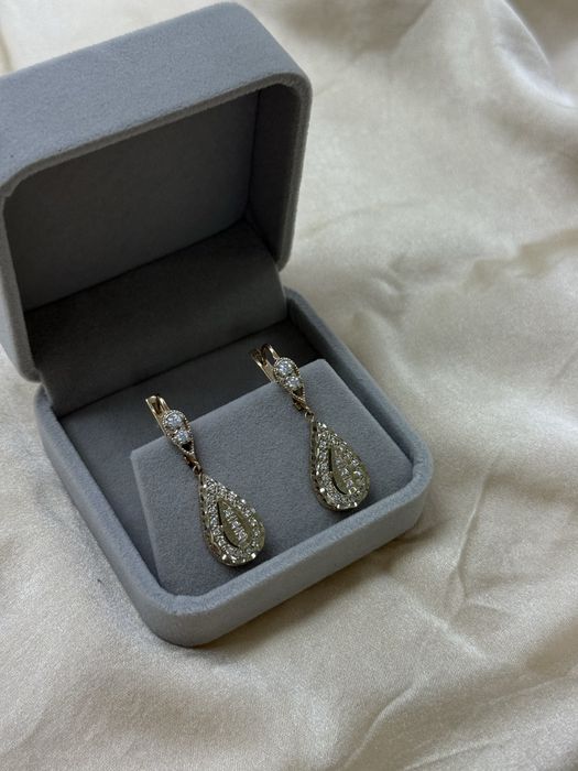 Золотые серьги с фианитами