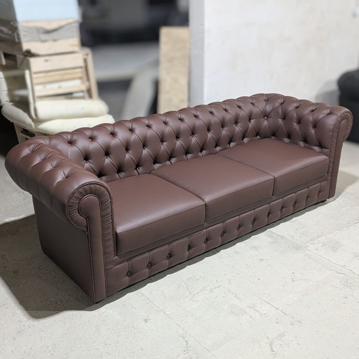 Диван Честерфилд трёхместный в наличии