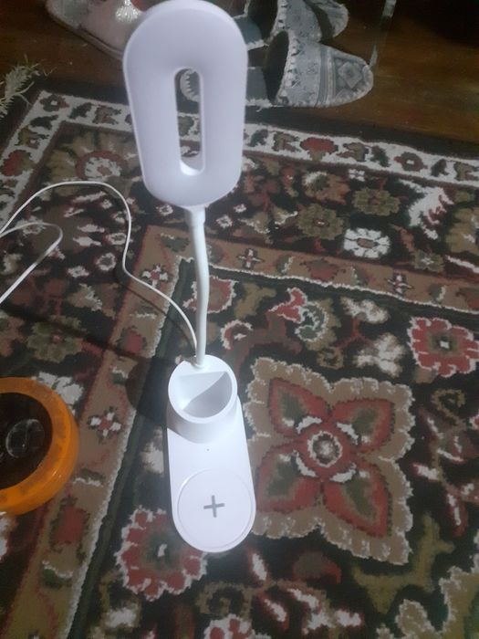 Продаёться светодеодная 3-х цветная лампа.