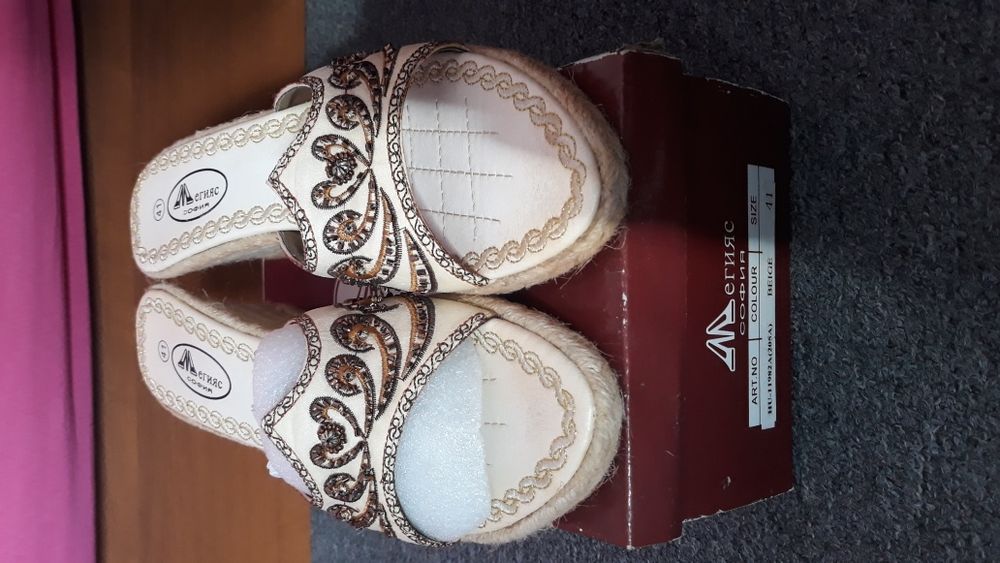 Дамско сабо, платформа