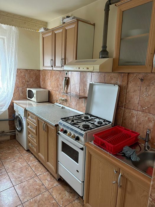 Vind apartament doua camere
